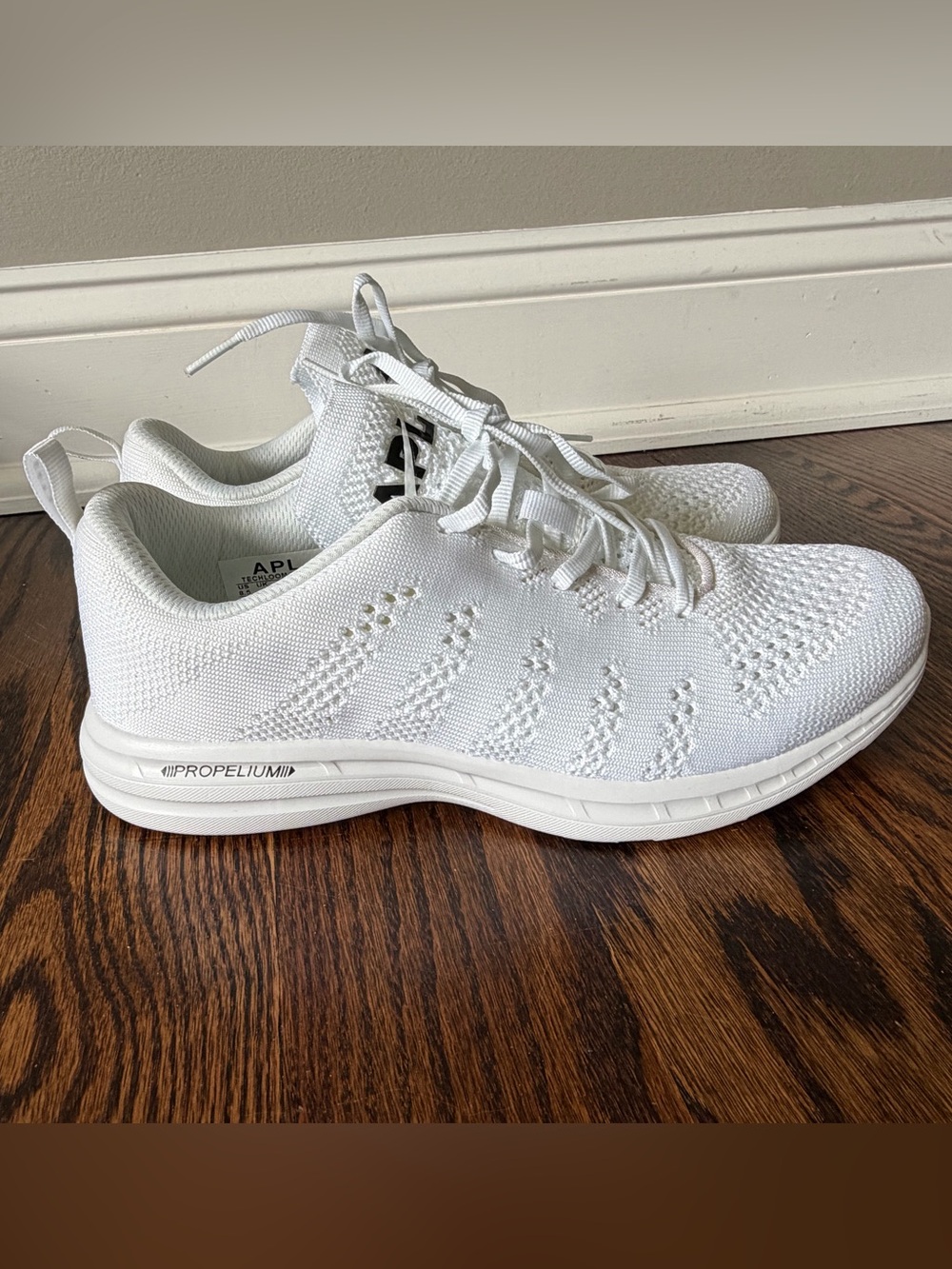 APL Techloom Prow White Knit Trainer
